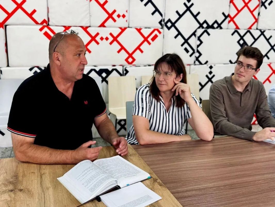 Код Белгородской черты: эксперты и молодёжь ищут новый язык для разговора об истории Код Белгородской черты: эксперты и молодёжь ищут новый язык для разговора об истории