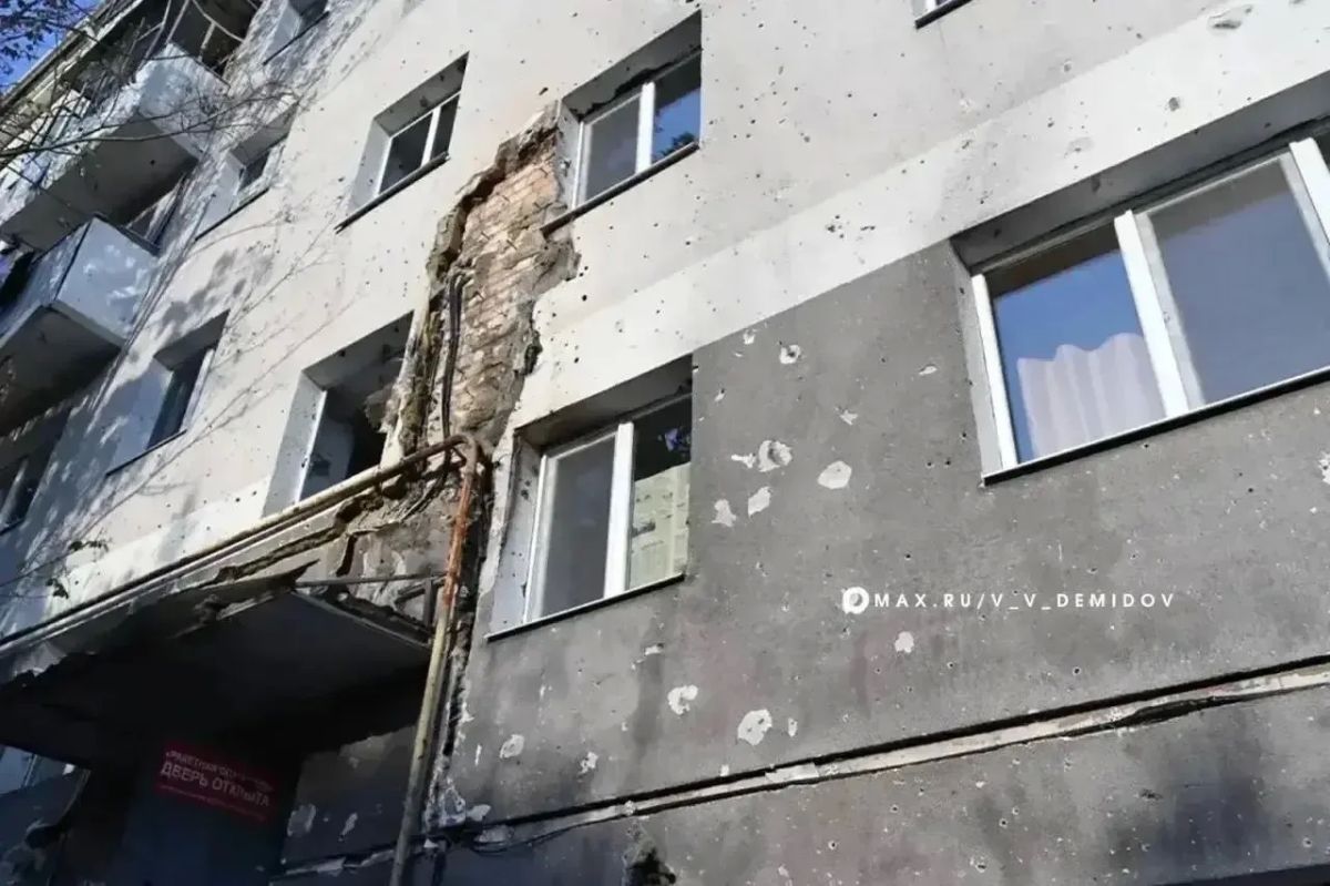Валентин Демидов встретился с жителями многоквартирных домов, квартиры которых были повреждены из-за атаки вражеских БПЛА 27 июля Валентин Демидов встретился с жителями многоквартирных домов, квартиры которых были повреждены из-за атаки вражеских БПЛА 27 июля