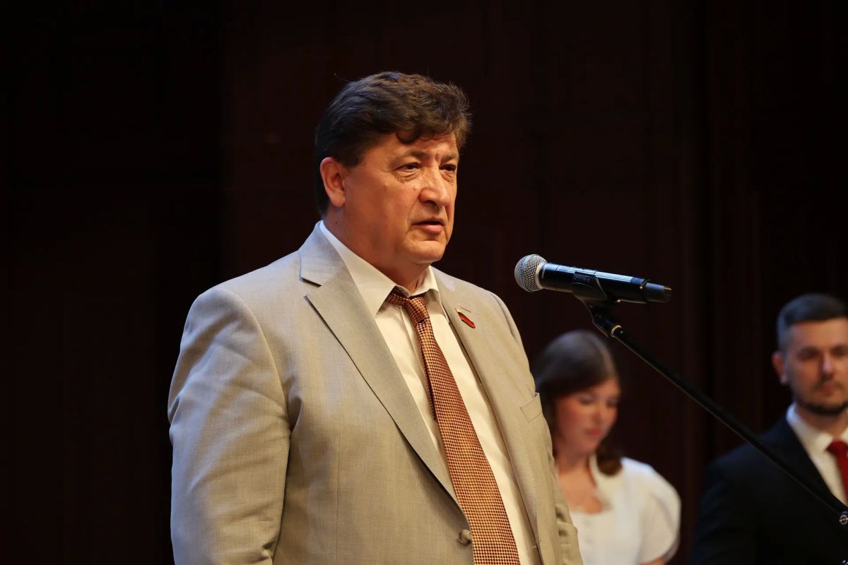 Юрий Клепиков: В преддверии учебного года в областном центре состоялось значимое мероприятие для всех работников сферы образования — Августовский областной педагогический совет Юрий Клепиков: В преддверии учебного года в областном центре состоялось значимое мероприятие для всех работников сферы образования — Августовский областной педагогический совет