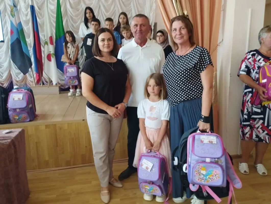 Забота, которая объединяет: в Корочанском округе проходит акция «Соберём ребёнка в школу» Забота, которая объединяет: в Корочанском округе проходит акция «Соберём ребёнка в школу»