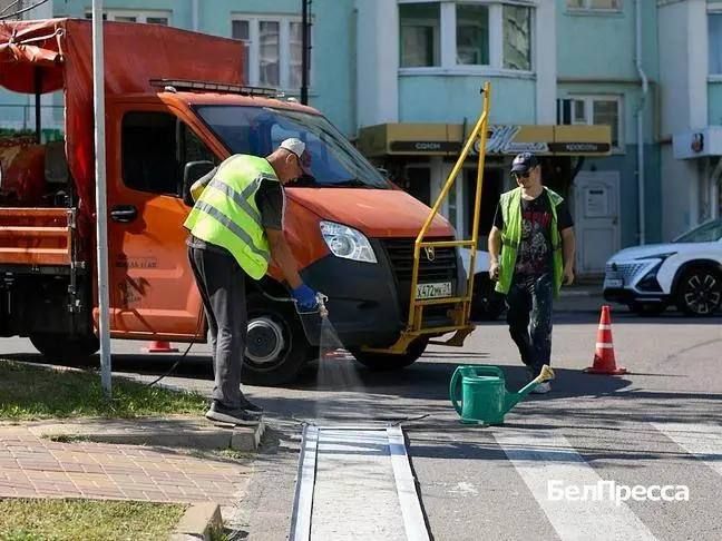 В Белгороде приводят в порядок территории рядом со школами и детскими садами В Белгороде приводят в порядок территории рядом со школами и детскими садами