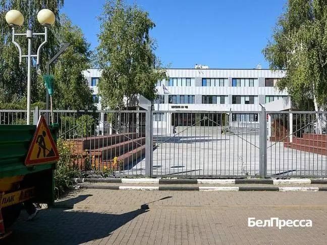 В Белгороде приводят в порядок территории рядом со школами и детскими садами В Белгороде приводят в порядок территории рядом со школами и детскими садами
