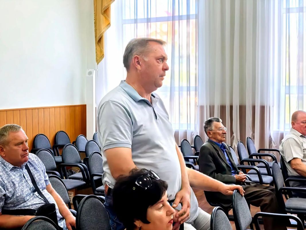Николай Нестеров: По традиции в первый рабочий день недели провёл совещание со своими заместителями, руководителями территориальных администраций и структурных подразделений Николай Нестеров: По традиции в первый рабочий день недели провёл совещание со своими заместителями, руководителями территориальных администраций и структурных подразделений