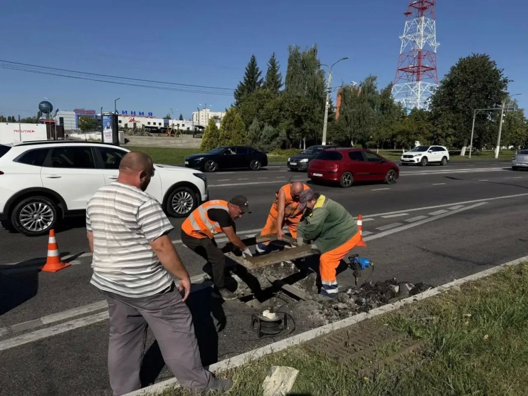 Специалисты «Белгорблагоустройства» привели в порядок повреждённый колодец ливневой канализации в районе дома 13А по проспекту Ватутина Специалисты «Белгорблагоустройства» привели в порядок повреждённый колодец ливневой канализации в районе дома 13А по проспекту Ватутина