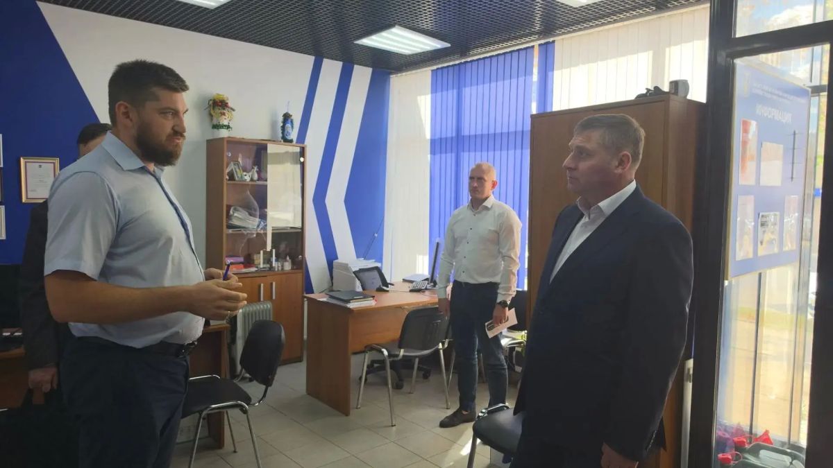 Александр Шуваев: В ходе рабочей поездки по Белгороду заехал в несколько управ, чтобы лично проверить, как они работают Александр Шуваев: В ходе рабочей поездки по Белгороду заехал в несколько управ, чтобы лично проверить, как они работают
