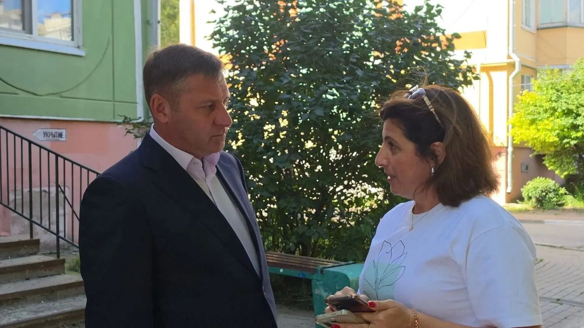 Александр Шуваев: В ходе рабочей поездки по Белгороду заехал в несколько управ, чтобы лично проверить, как они работают Александр Шуваев: В ходе рабочей поездки по Белгороду заехал в несколько управ, чтобы лично проверить, как они работают