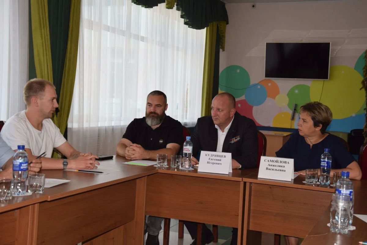 В Вейделевском муниципальном округе состоялась встреча с ветеранами СВО В Вейделевском муниципальном округе состоялась встреча с ветеранами СВО
