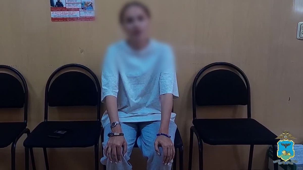 В Старом Осколе полицейские установили женщину, которая непристойно вела себя на территории храма