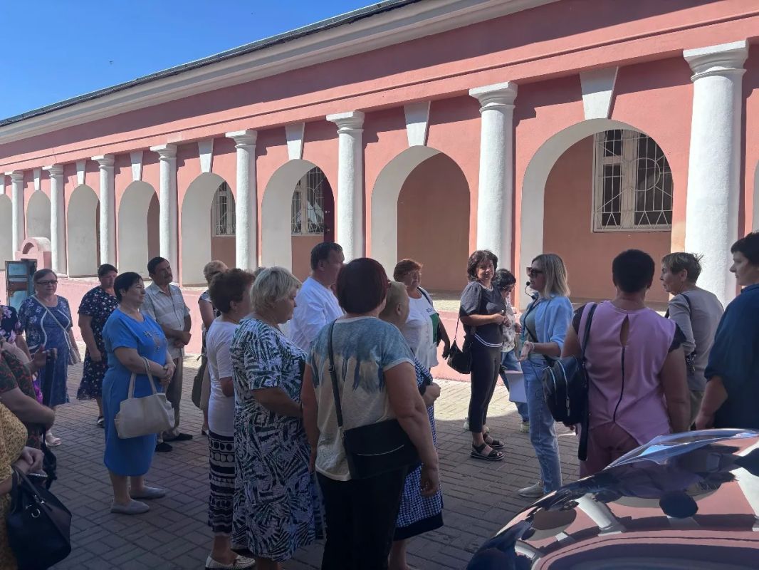 В рамках губернаторского проекта «К соседям в гости» в Красногвардейский муниципальный округ в очередной раз прибыла делегация жителей из Валуйского городского округа В рамках губернаторского проекта «К соседям в гости» в Красногвардейский муниципальный округ в очередной раз прибыла делегация жителей из Валуйского городского округа