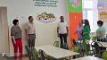 В преддверии Дня знаний партийный актив принимает участие в родительских приемках