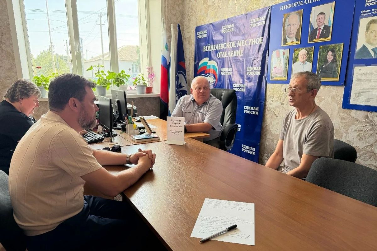Помощь здесь и сейчас: кому и чем помогли парламентарии во время встреч в округах Помощь здесь и сейчас: кому и чем помогли парламентарии во время встреч в округах