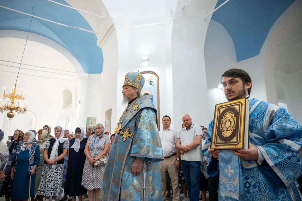 Николай Нестеров: В селе Большая Халань после масштабной реставрации вновь распахнул свои двери Успенский храм! Николай Нестеров: В селе Большая Халань после масштабной реставрации вновь распахнул свои двери Успенский храм!