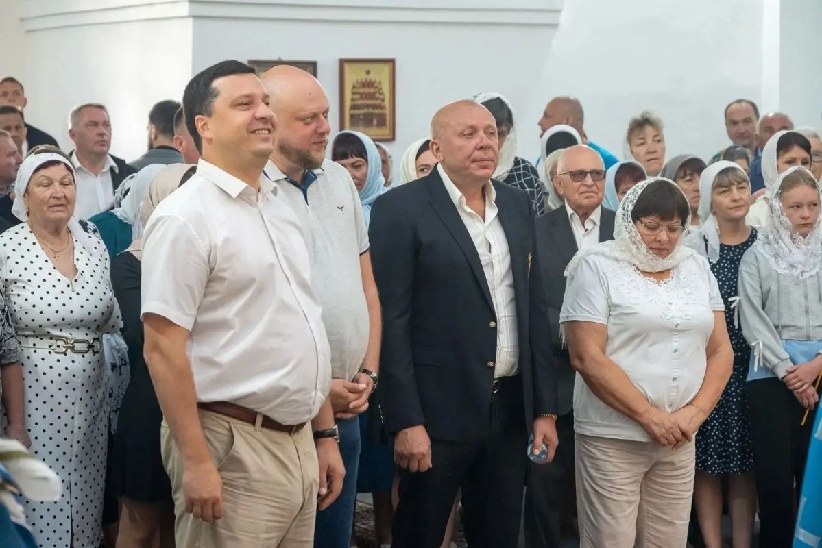 Николай Нестеров: В селе Большая Халань после масштабной реставрации вновь распахнул свои двери Успенский храм! Николай Нестеров: В селе Большая Халань после масштабной реставрации вновь распахнул свои двери Успенский храм!