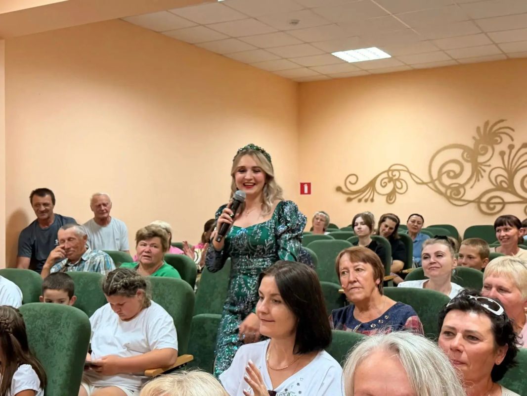Артисты Белгородской областной филармонии побывали с концертами в сёлах Меловое и Вышние Пены Артисты Белгородской областной филармонии побывали с концертами в сёлах Меловое и Вышние Пены