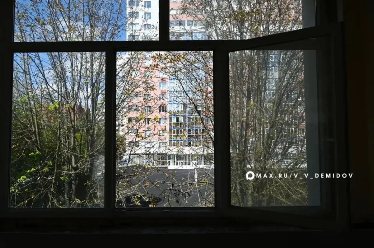 Продолжается капитальный ремонт здания начальной школы лицея №10 Продолжается капитальный ремонт здания начальной школы лицея №10