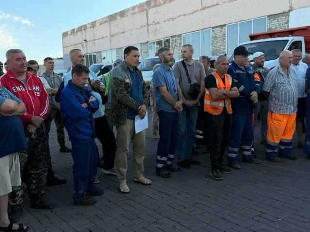 Продолжаем делиться итогами встреч региональных парламентариев с трудовыми коллективами региона Продолжаем делиться итогами встреч региональных парламентариев с трудовыми коллективами региона