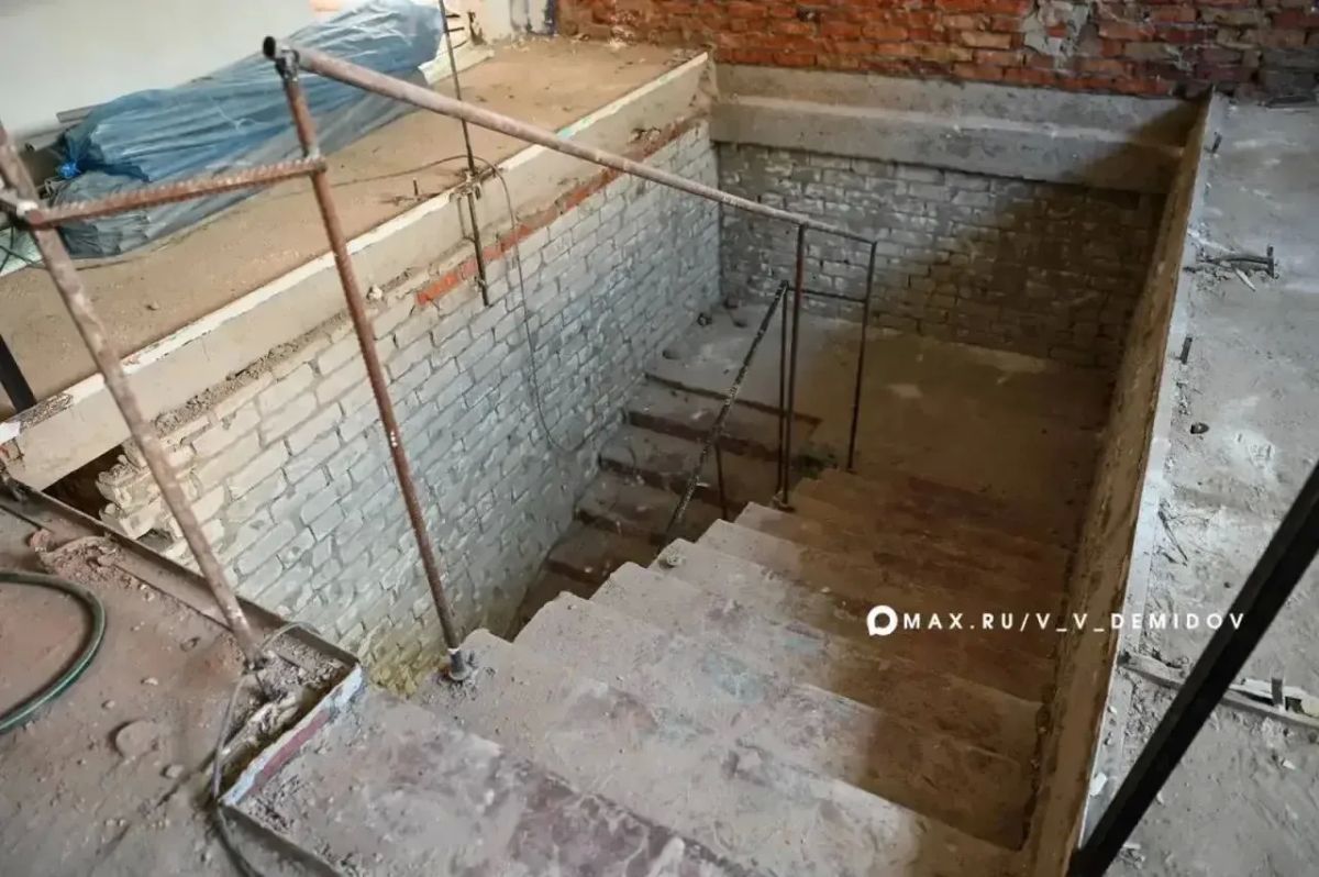 Продолжается капитальный ремонт здания начальной школы лицея №10 Продолжается капитальный ремонт здания начальной школы лицея №10