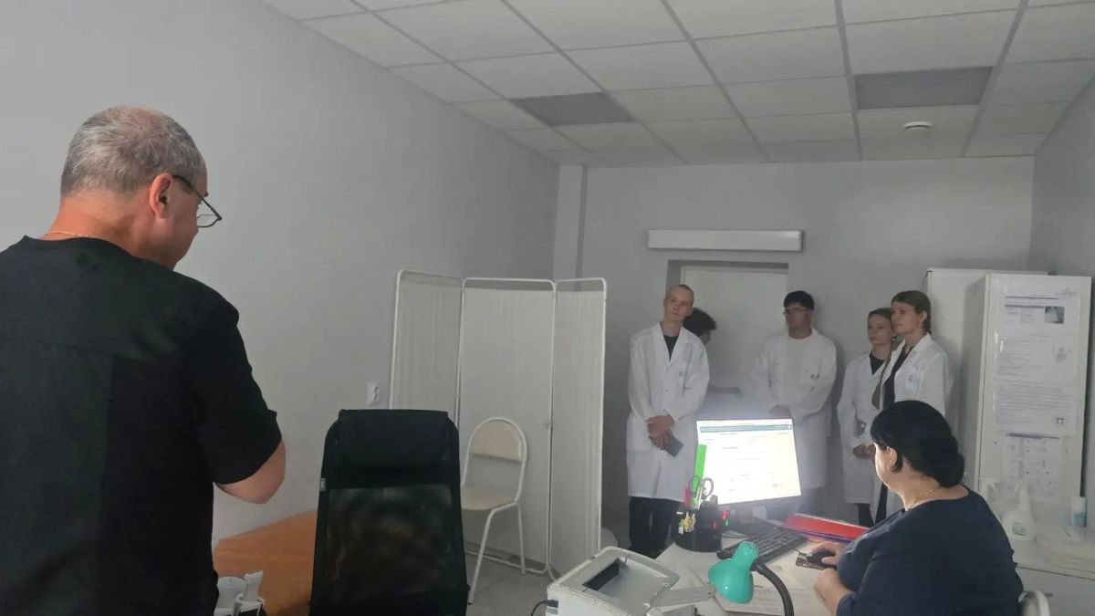 В рамках программы профильного обучения ученики медицинского класса посетили отделение лучевой диагностики ОГБУЗ «Красногвардейская центральная районная больница» В рамках программы профильного обучения ученики медицинского класса посетили отделение лучевой диагностики ОГБУЗ «Красногвардейская центральная районная больница»
