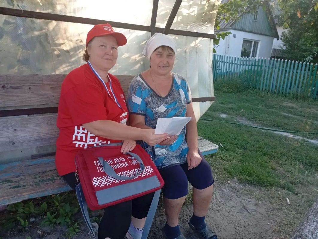 В Вейделевском муниципальном округе стартовали адресные обходы избирателей в рамках проекта «ИнформУИК» В Вейделевском муниципальном округе стартовали адресные обходы избирателей в рамках проекта «ИнформУИК»