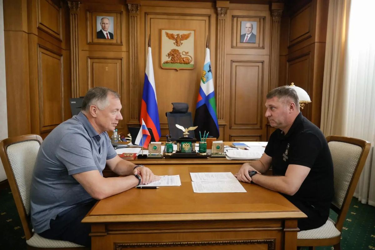 Александр Шуваев и Марат Хуснуллин обсудили подготовку к зиме в Белгородской области Александр Шуваев и Марат Хуснуллин обсудили подготовку к зиме в Белгородской области