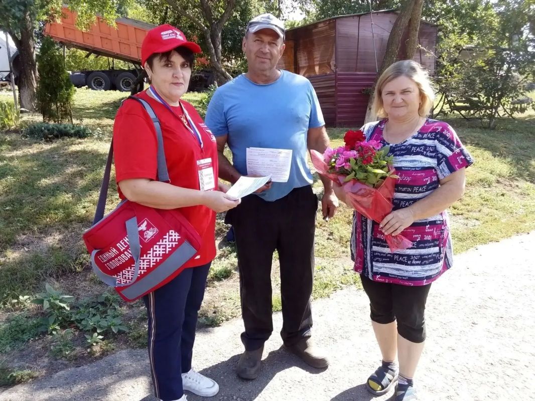 В Вейделевском муниципальном округе стартовали адресные обходы избирателей в рамках проекта «ИнформУИК» В Вейделевском муниципальном округе стартовали адресные обходы избирателей в рамках проекта «ИнформУИК»