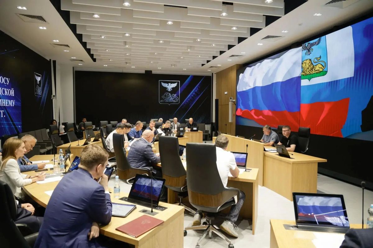 Александр Шуваев и Марат Хуснуллин обсудили подготовку к зиме в Белгородской области Александр Шуваев и Марат Хуснуллин обсудили подготовку к зиме в Белгородской области
