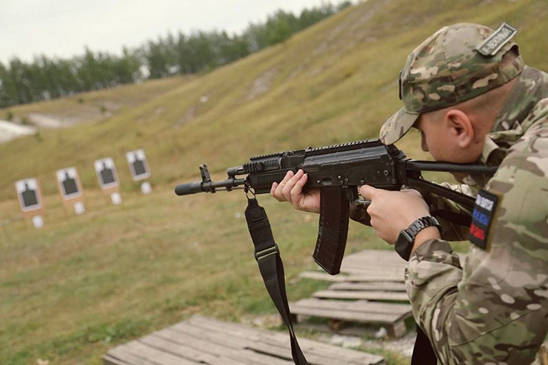 В Старом Осколе прошли соревнования по стрельбе, посвященные памяти павшего при исполнении служебного долга сотрудника полиции Александра Монакова В Старом Осколе прошли соревнования по стрельбе, посвященные памяти павшего при исполнении служебного долга сотрудника полиции Александра Монакова