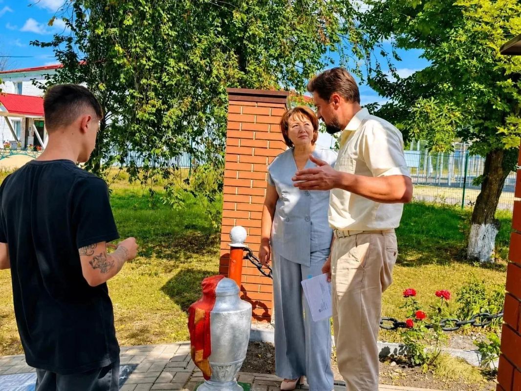 Начальник управления госохраны объектов культурного наследия Алексей Чернявский посетил Красногвардейский округ Начальник управления госохраны объектов культурного наследия Алексей Чернявский посетил Красногвардейский округ