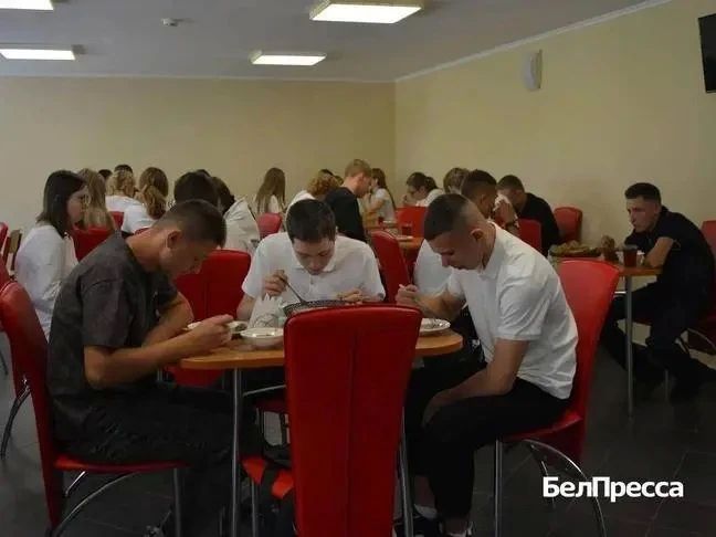 Корочанском сельхозтехникуме для первокурсников провели агродайвинг Корочанском сельхозтехникуме для первокурсников провели агродайвинг