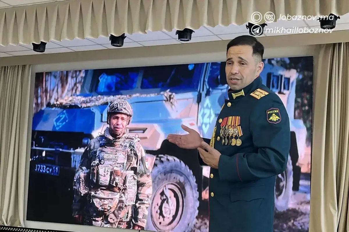 Михаил Лобазнов: Сегодня министр региональной безопасности Белгородской области Алмаз Фоатович Хазиев провёл урок мужества для учеников Академии знаний имени Н.П. Шевченко и школы «Аксиома 2.1» Михаил Лобазнов: Сегодня министр региональной безопасности Белгородской области Алмаз Фоатович Хазиев провёл урок мужества для учеников Академии знаний имени Н.П. Шевченко и школы «Аксиома 2.1»