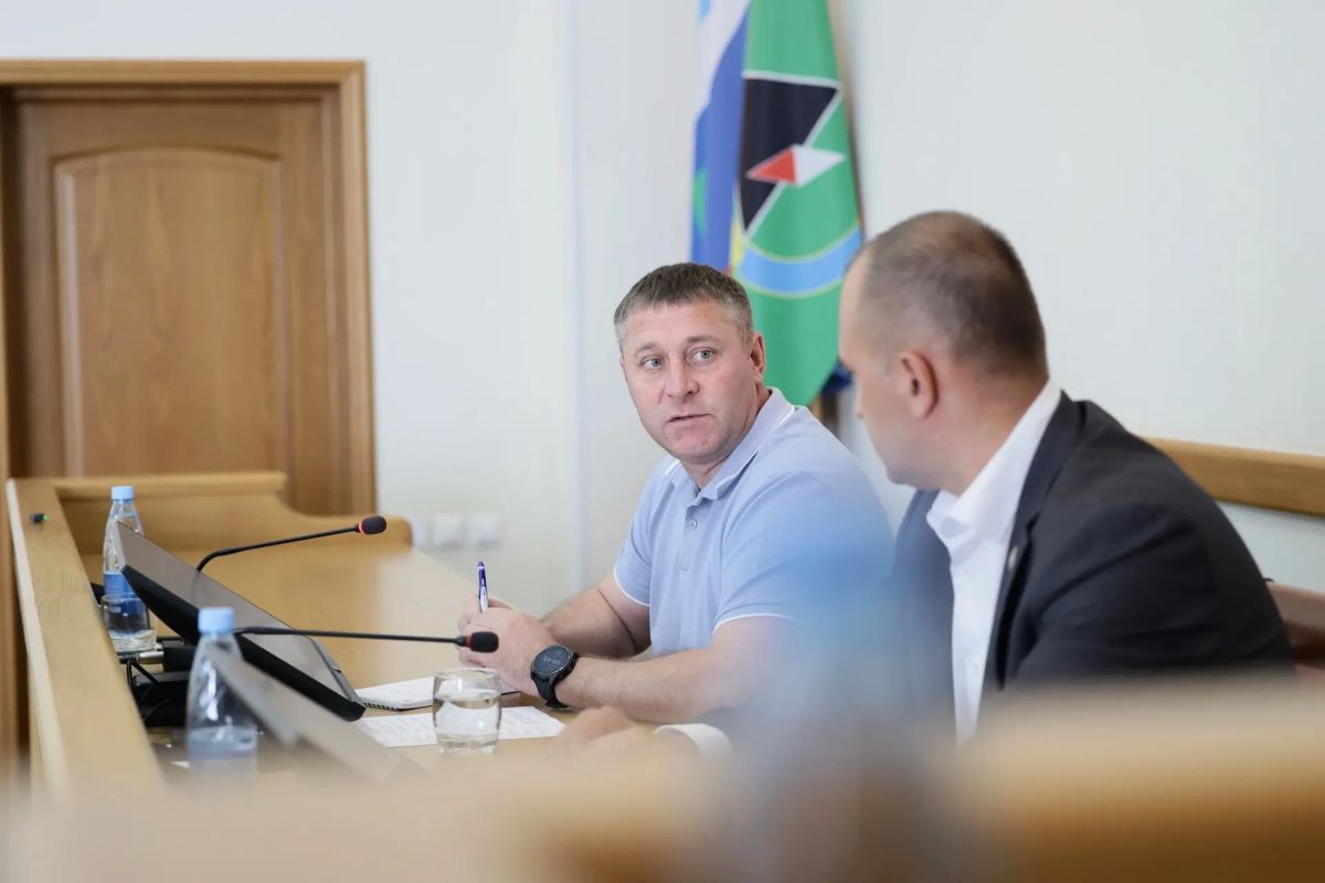 Василий Голиков: Сегодня в рамках рабочей поездки в Губкин приехал временно исполняющий обязанности губернатора Белгородской области Александр Шуваев Василий Голиков: Сегодня в рамках рабочей поездки в Губкин приехал временно исполняющий обязанности губернатора Белгородской области Александр Шуваев