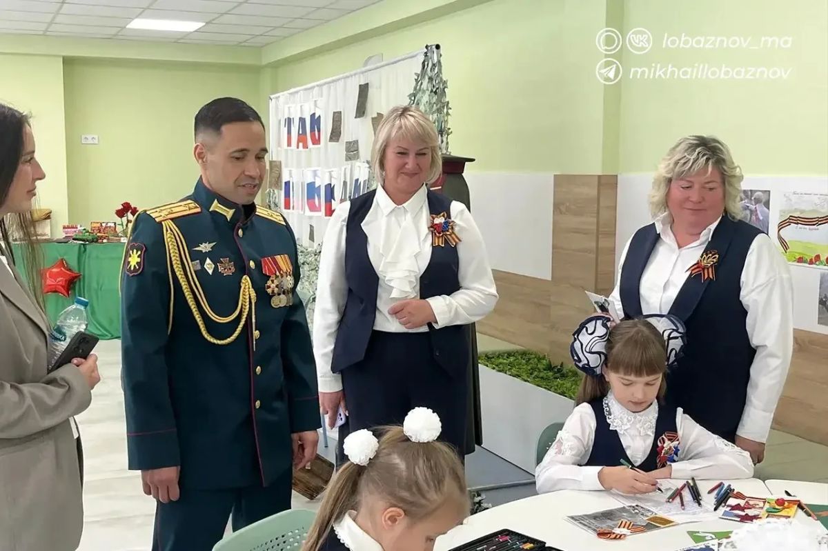 Михаил Лобазнов: Сегодня министр региональной безопасности Белгородской области Алмаз Фоатович Хазиев провёл урок мужества для учеников Академии знаний имени Н.П. Шевченко и школы «Аксиома 2.1» Михаил Лобазнов: Сегодня министр региональной безопасности Белгородской области Алмаз Фоатович Хазиев провёл урок мужества для учеников Академии знаний имени Н.П. Шевченко и школы «Аксиома 2.1»