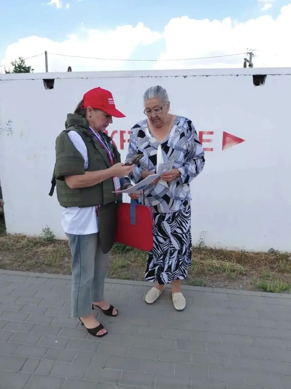 Дорогие друзья! До выборов остается всего 12 дней — срок небольшой, а задача важная: донести информацию о предстоящем голосовании до каждого избирателя Дорогие друзья! До выборов остается всего 12 дней — срок небольшой, а задача важная: донести информацию о предстоящем голосовании до каждого избирателя