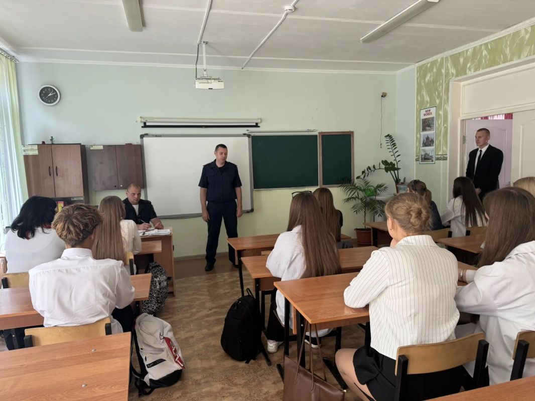 В Губкине руководитель следственного отдела провел профилактическую встречу со школьниками В Губкине руководитель следственного отдела провел профилактическую встречу со школьниками