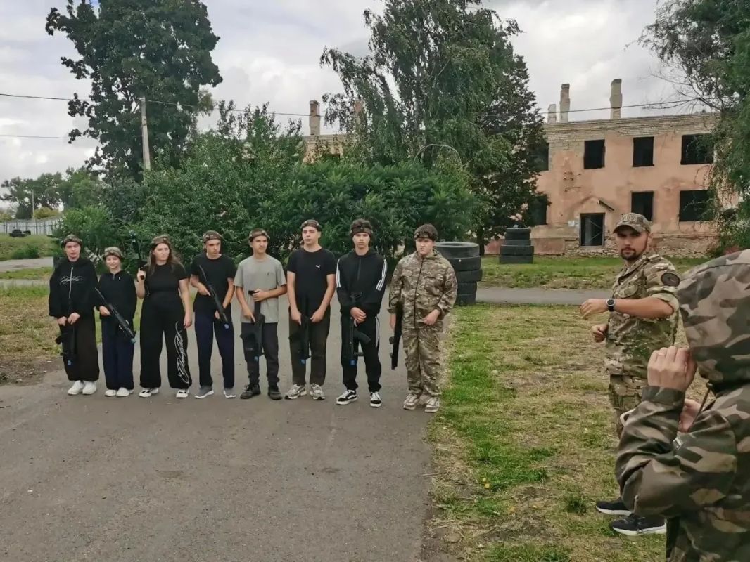 Ракитянская команда «Боевое братство» стала серебряным призёром соревнований профилактической направленности «Феникс-Рубежи» Ракитянская команда «Боевое братство» стала серебряным призёром соревнований профилактической направленности «Феникс-Рубежи»