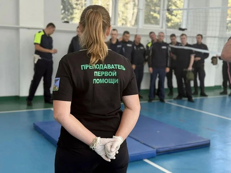 В ОМВД России «Белгородский» прошли занятия по тактической медицине для молодых сотрудников