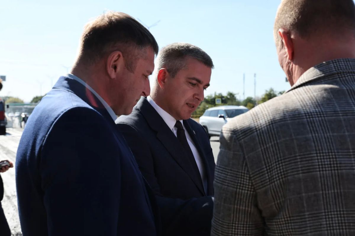 Михаил Лобазнов: В ходе рабочей встречи Александр Михайлович Шуваев проверил ход реализации программы дорожного строительства 2027 года Михаил Лобазнов: В ходе рабочей встречи Александр Михайлович Шуваев проверил ход реализации программы дорожного строительства 2027 года