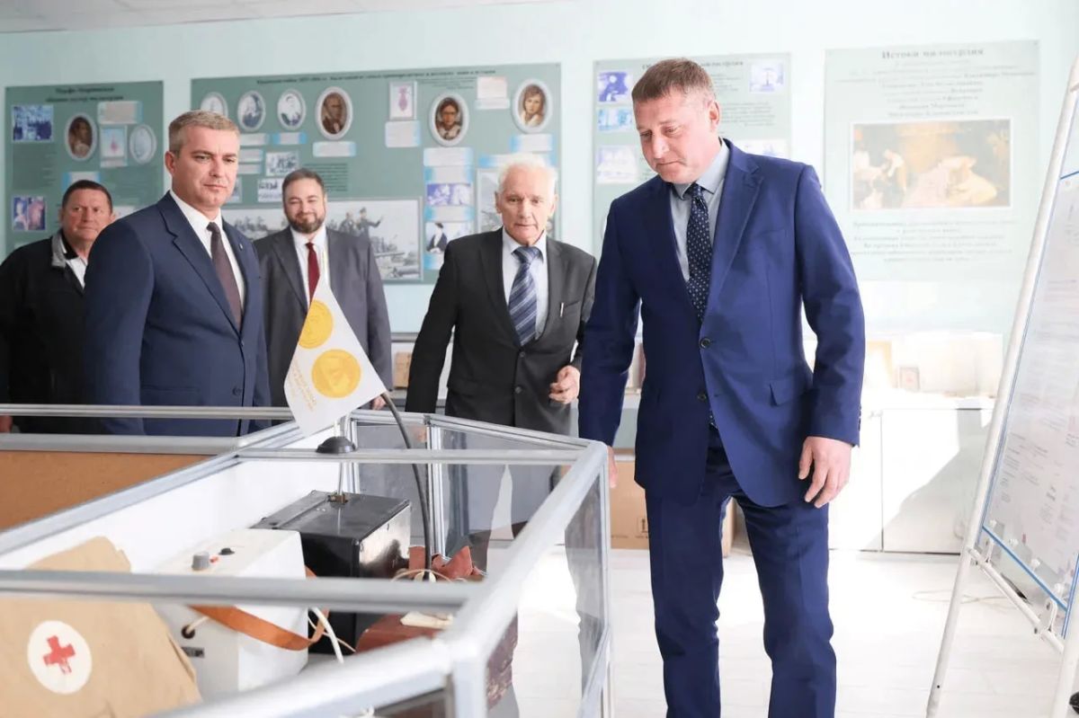 Михаил Лобазнов: В ходе рабочей встречи Александр Михайлович Шуваев проверил ход реализации программы дорожного строительства 2027 года Михаил Лобазнов: В ходе рабочей встречи Александр Михайлович Шуваев проверил ход реализации программы дорожного строительства 2027 года