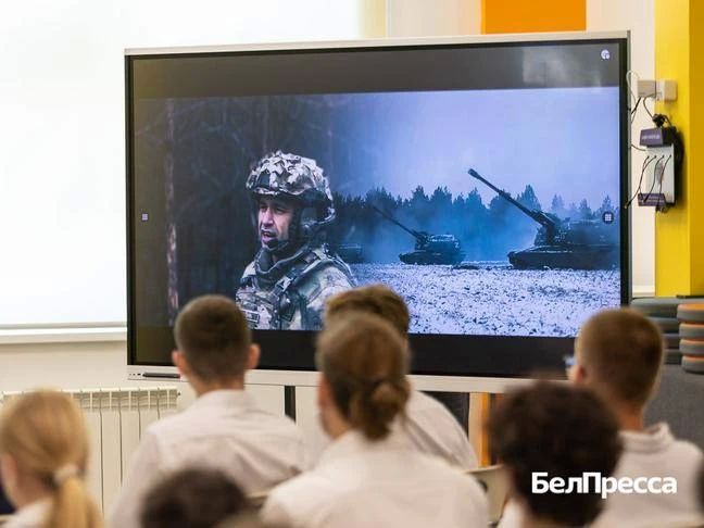 Участник СВО Алмаз Хазиев провёл урок мужества для учеников школы «Формула успеха» Участник СВО Алмаз Хазиев провёл урок мужества для учеников школы «Формула успеха»
