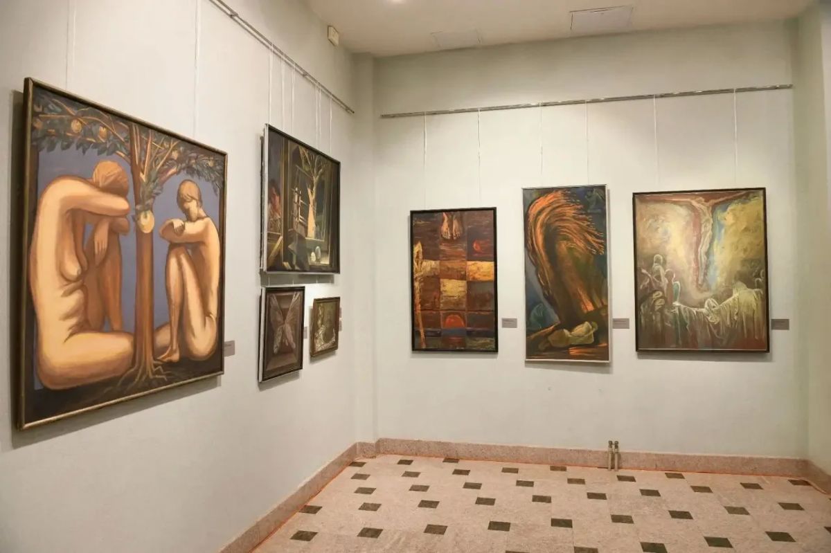 В Белгородском художественном музее открыли выставку Анатолия Ивановича Федоренко «Диалог с вечностью» В Белгородском художественном музее открыли выставку Анатолия Ивановича Федоренко «Диалог с вечностью»