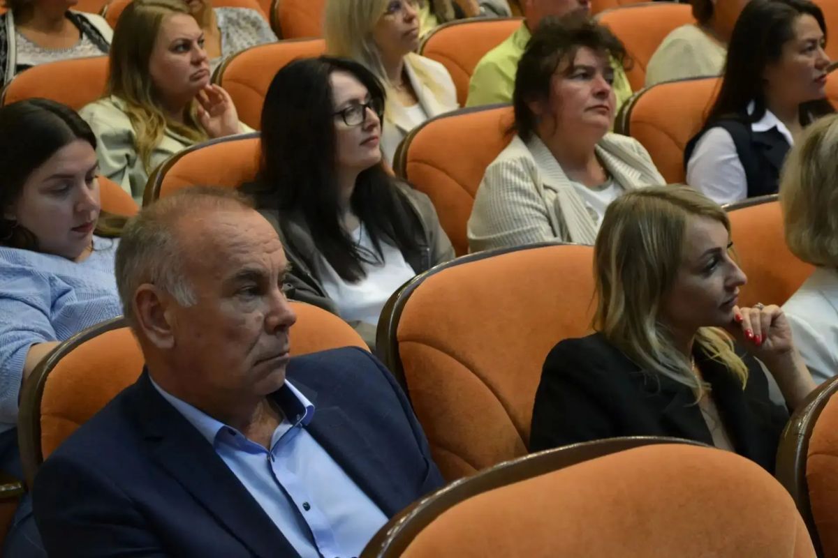 Татьяна Круглякова: Организацию проведения выборов губернатора Белгородской области и депутатов Государственной Думы РФ обсудили вместе с членами участковых избирательных комиссий Татьяна Круглякова: Организацию проведения выборов губернатора Белгородской области и депутатов Государственной Думы РФ обсудили вместе с членами участковых избирательных комиссий