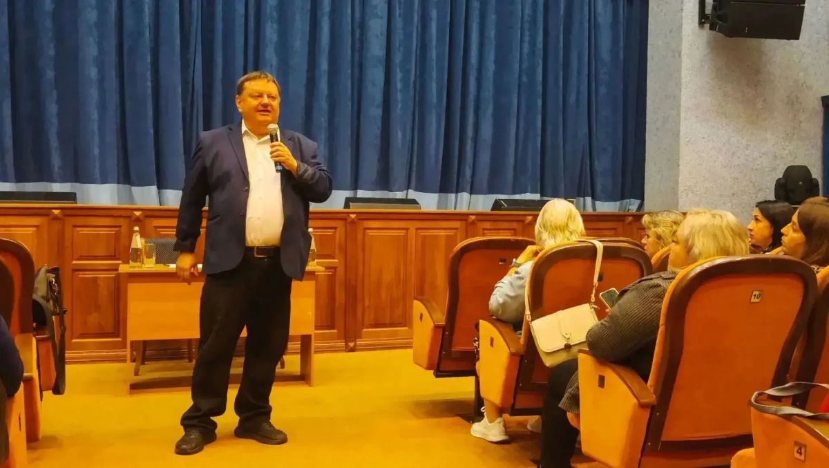 Татьяна Круглякова: Организацию проведения выборов губернатора Белгородской области и депутатов Государственной Думы РФ обсудили вместе с членами участковых избирательных комиссий Татьяна Круглякова: Организацию проведения выборов губернатора Белгородской области и депутатов Государственной Думы РФ обсудили вместе с членами участковых избирательных комиссий