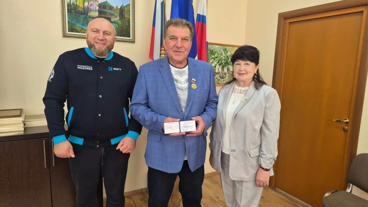 Заслуженная награда: Геннадий Бондарев отмечен медалью «За заслуги перед Землёй Грайворонской» Заслуженная награда: Геннадий Бондарев отмечен медалью «За заслуги перед Землёй Грайворонской»