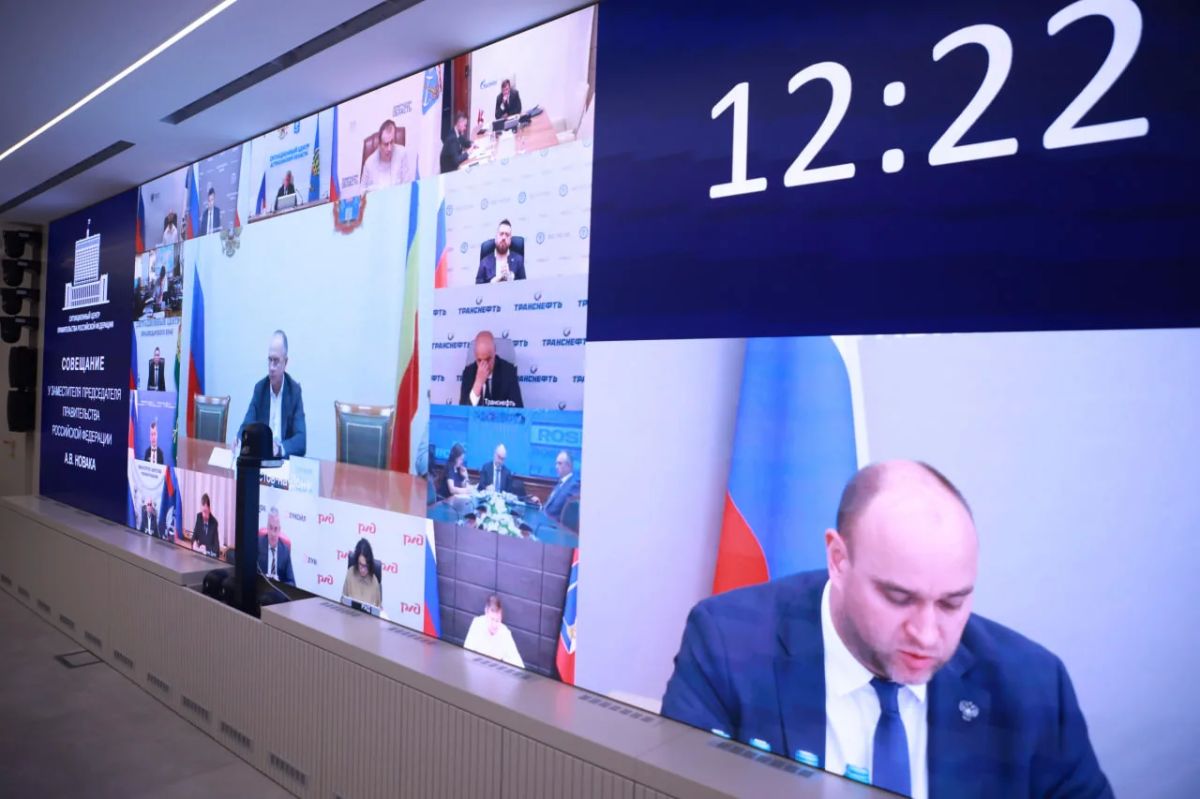 Александр Новак провел совещание по ситуации на топливном рынке Александр Новак провел совещание по ситуации на топливном рынке