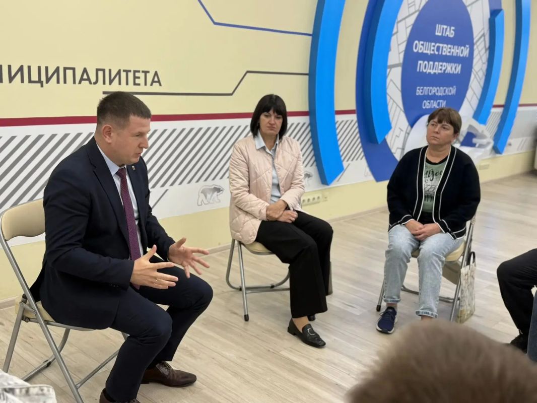 Глава округа провёл встречу в городе Белгород с родными наших героев — тех, кто отдал свои жизни за Отчизну в зоне проведения специальной военной операции Глава округа провёл встречу в городе Белгород с родными наших героев — тех, кто отдал свои жизни за Отчизну в зоне проведения специальной военной операции