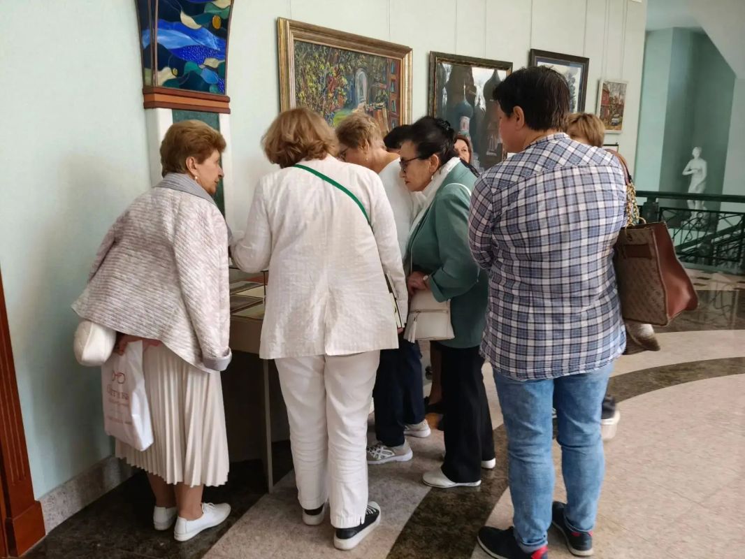 В Белгородском художественном музее состоялась встреча клуба «Вдохновение», который работает в рамках программы «Активное долголетие» В Белгородском художественном музее состоялась встреча клуба «Вдохновение», который работает в рамках программы «Активное долголетие»