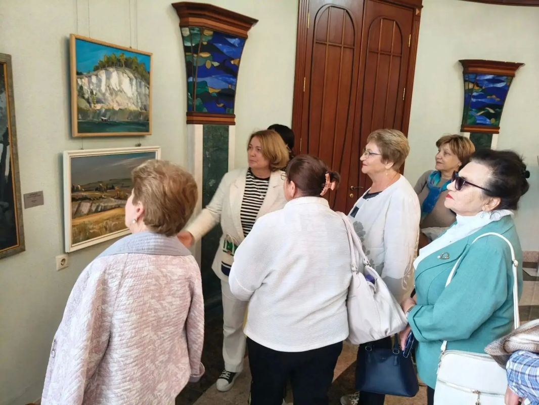 В Белгородском художественном музее состоялась встреча клуба «Вдохновение», который работает в рамках программы «Активное долголетие» В Белгородском художественном музее состоялась встреча клуба «Вдохновение», который работает в рамках программы «Активное долголетие»