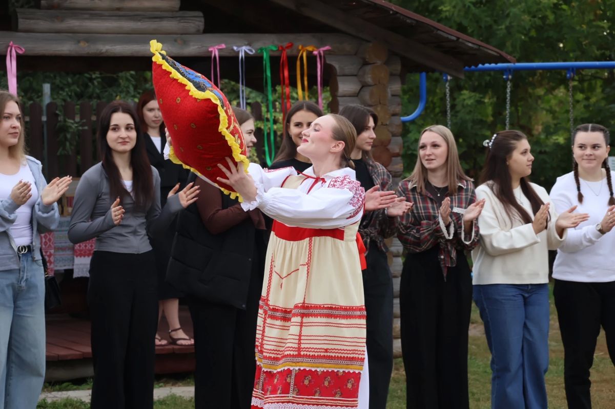 Свадьба по-русски: праздник свадебных традиций Свадьба по-русски: праздник свадебных традиций