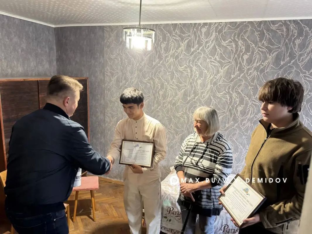 Белгородские подростки помогли соседям после атаки ВСУ Белгородские подростки помогли соседям после атаки ВСУ