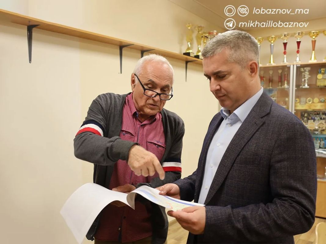Михаил Лобазнов: Встретился с тренерским составом отделения рафтинга спортивной школы олимпийского резерва «Золотые перчатки» Михаил Лобазнов: Встретился с тренерским составом отделения рафтинга спортивной школы олимпийского резерва «Золотые перчатки»